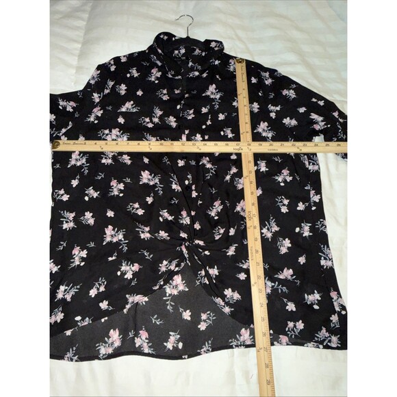 iZ Byer Blouse Semi Sheer Button Up Size XXL Black Dark Floral Twist Tie Front - Picture 8 of 12